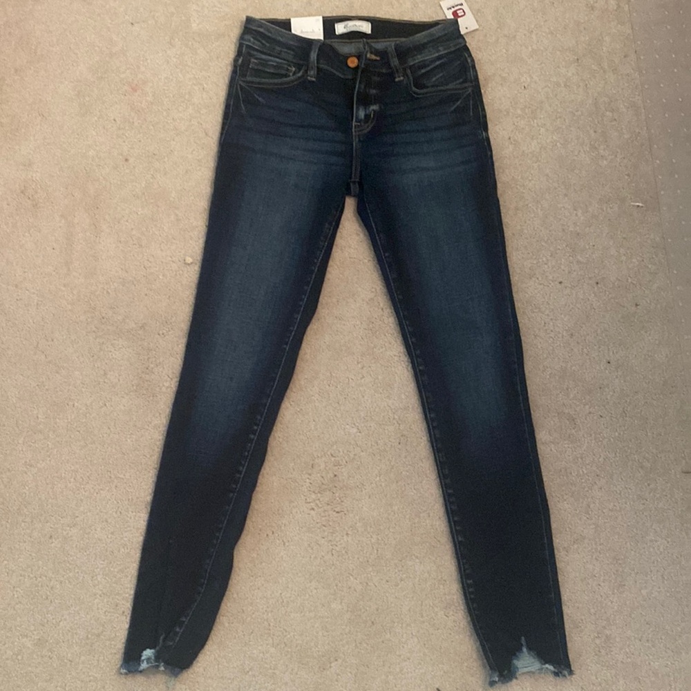 *BRAND NEW* BUCKLE Low Rise Skinny Jeans